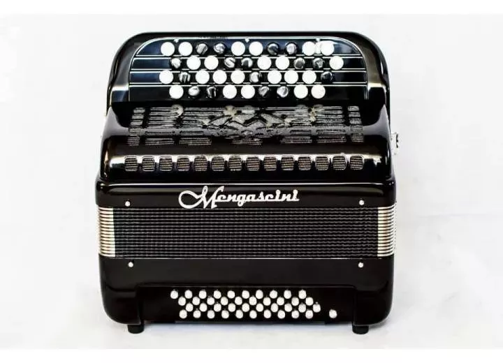 Accordéon chromatique Mengascini C30MB
