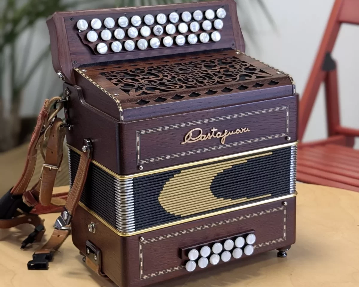 Accordéon diatonique Castagnari Benny, dépôt-vente